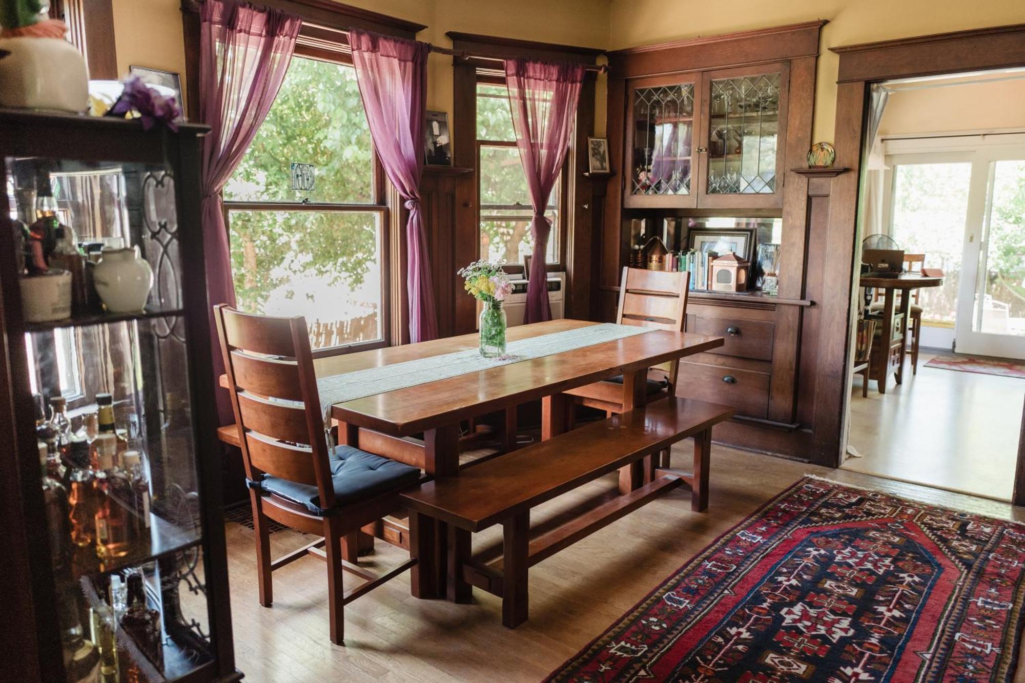 Southeast Portland Comfy & Eclectic Craftsman Home Exterior foto