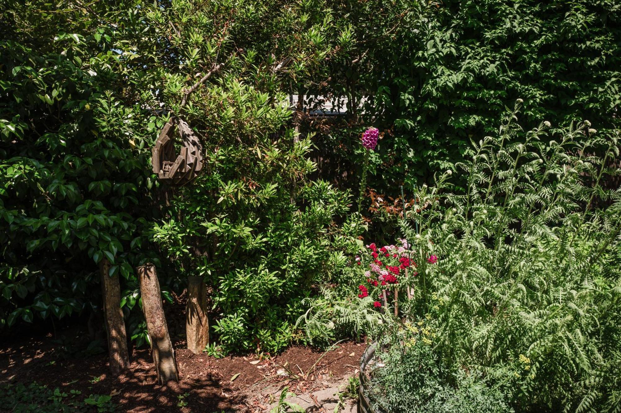 Southeast Portland Comfy & Eclectic Craftsman Home Exterior foto