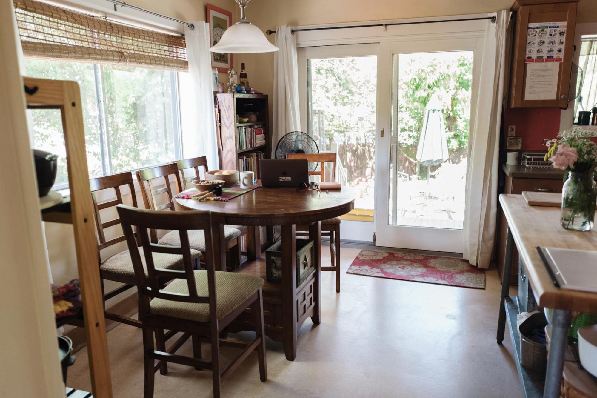 Southeast Portland Comfy & Eclectic Craftsman Home Exterior foto